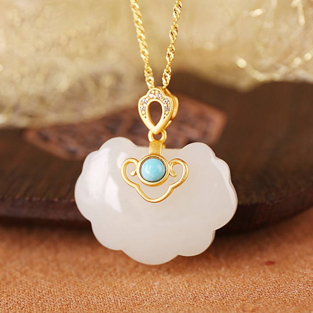 THE NYSSA PENDANT WITH CHAIN